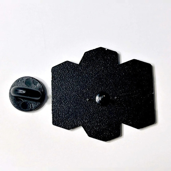 Nintendo  64 Logo Pin 💚💙💛❤️ - Picture 2 of 6